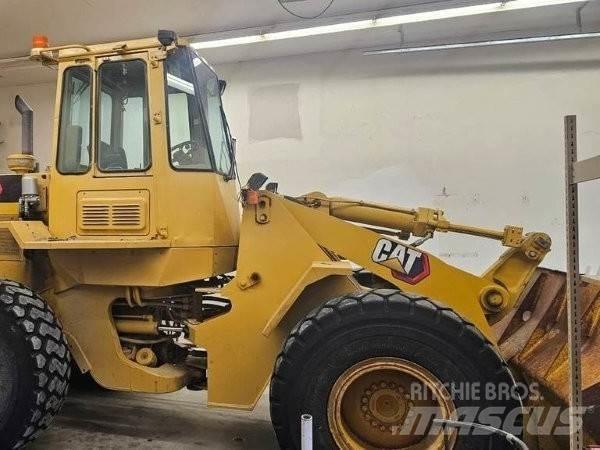 CAT 936F Kolové nakladače