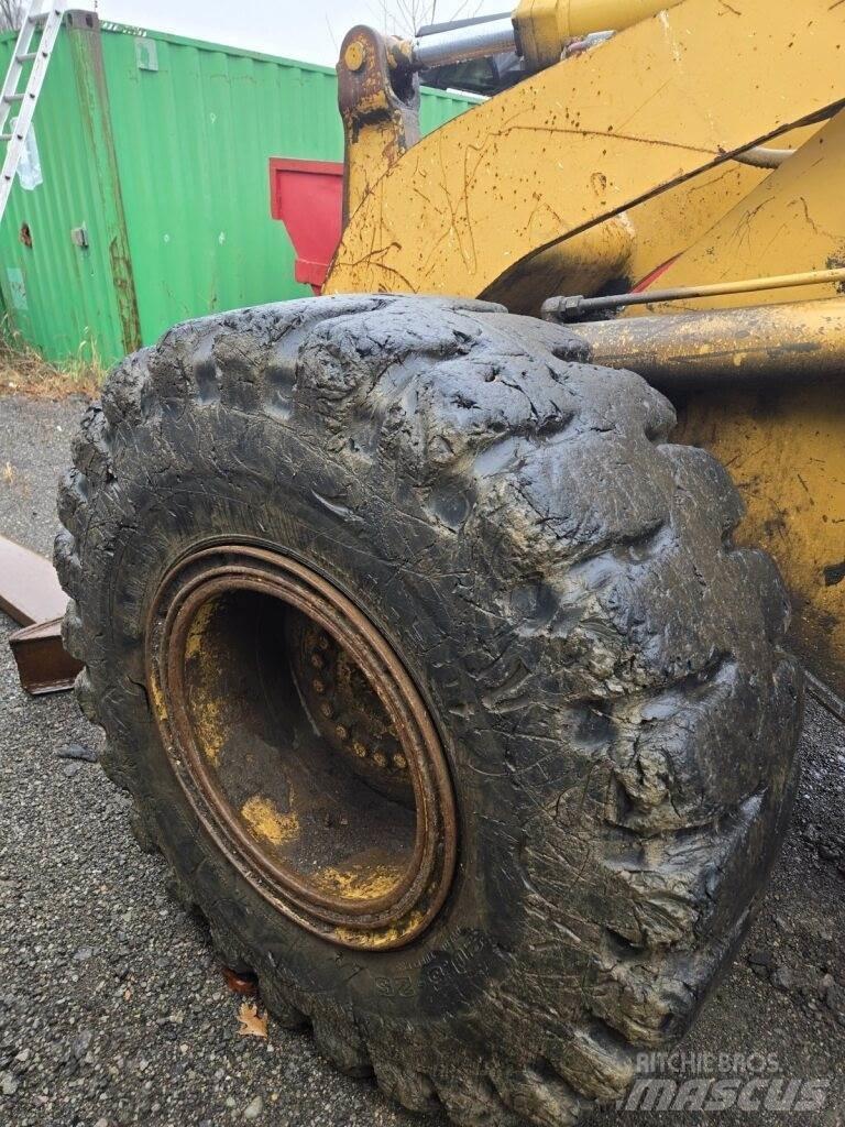 CAT 938F Kolové nakladače