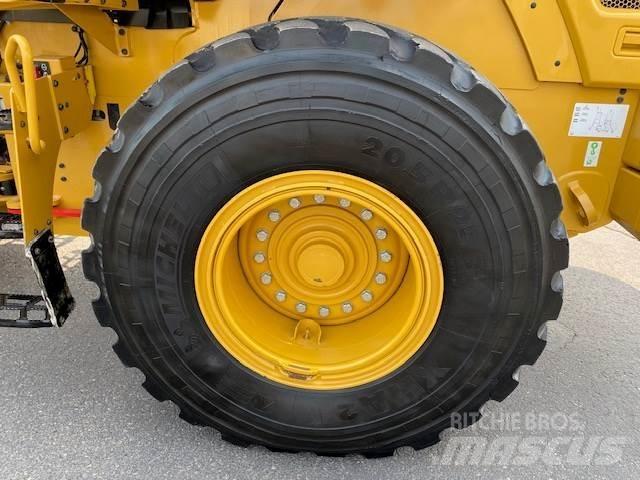 CAT 938M Kolové nakladače