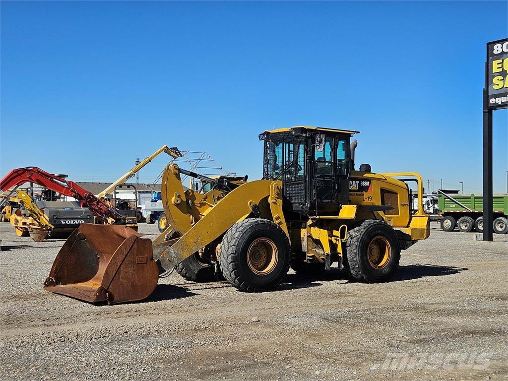 CAT 938M Kolové nakladače