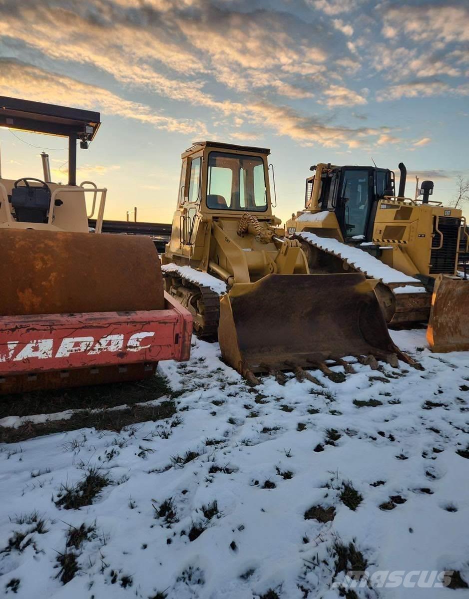 CAT 943 Pásové nakladače