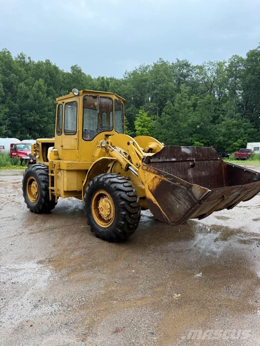 CAT 950 Kolové nakladače