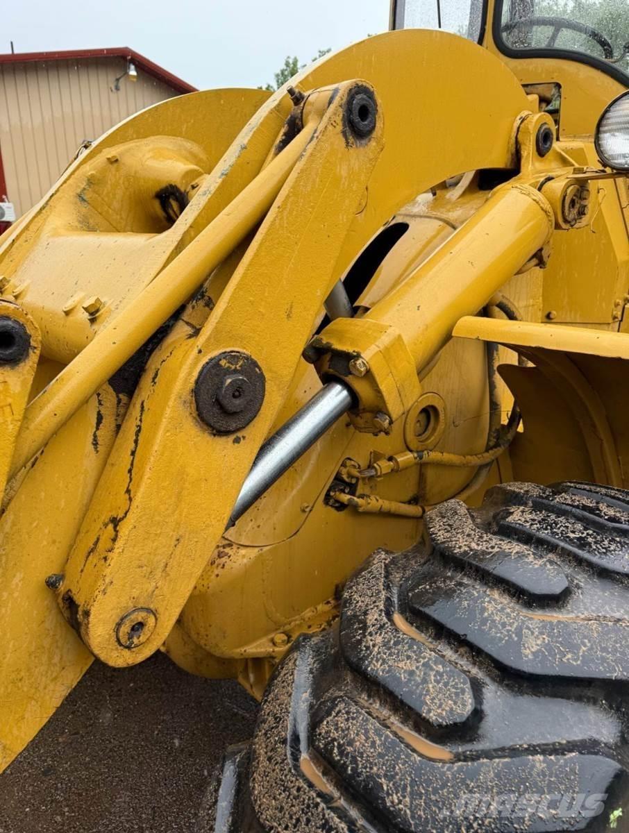 CAT 950 Kolové nakladače