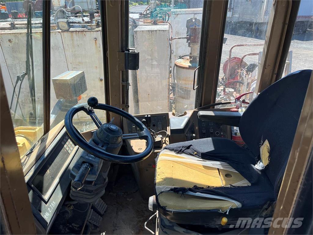 CAT 950F Kolové nakladače