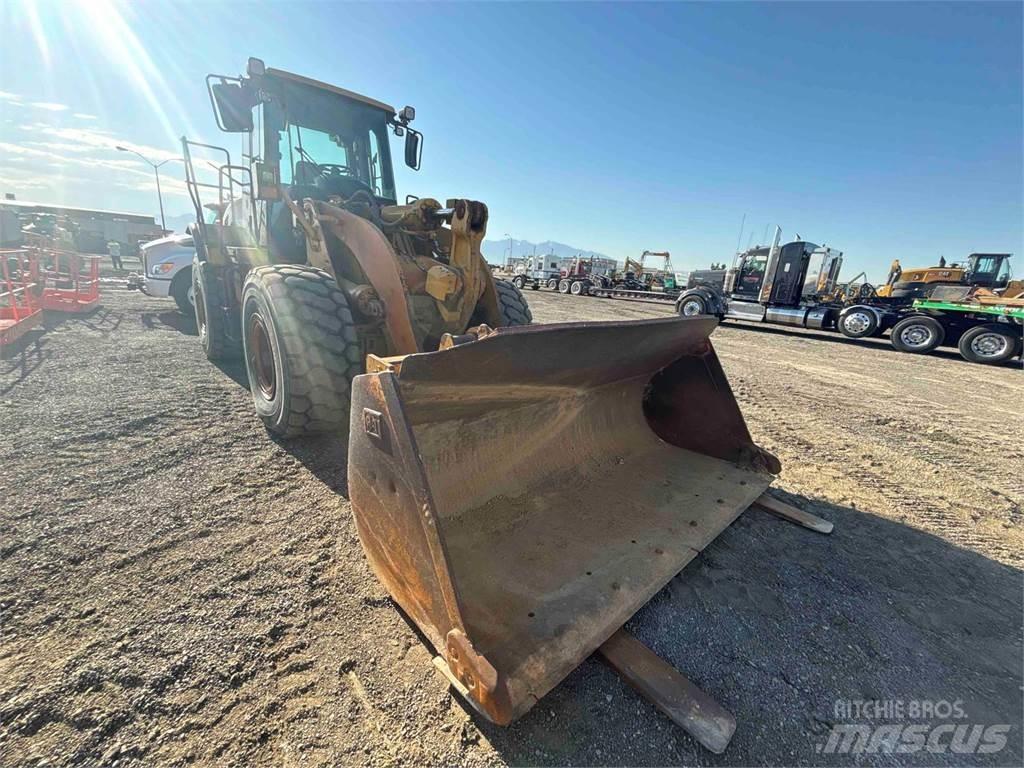 CAT 950H Kolové nakladače