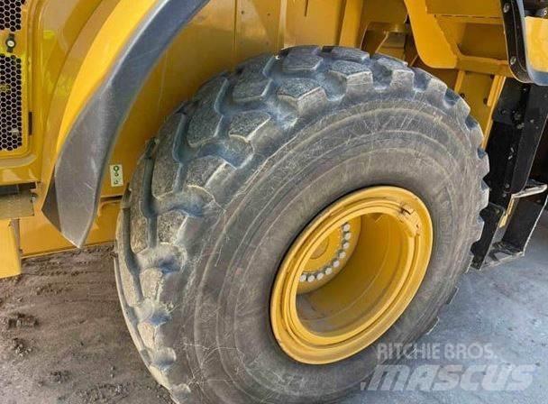 CAT 950M Kolové nakladače