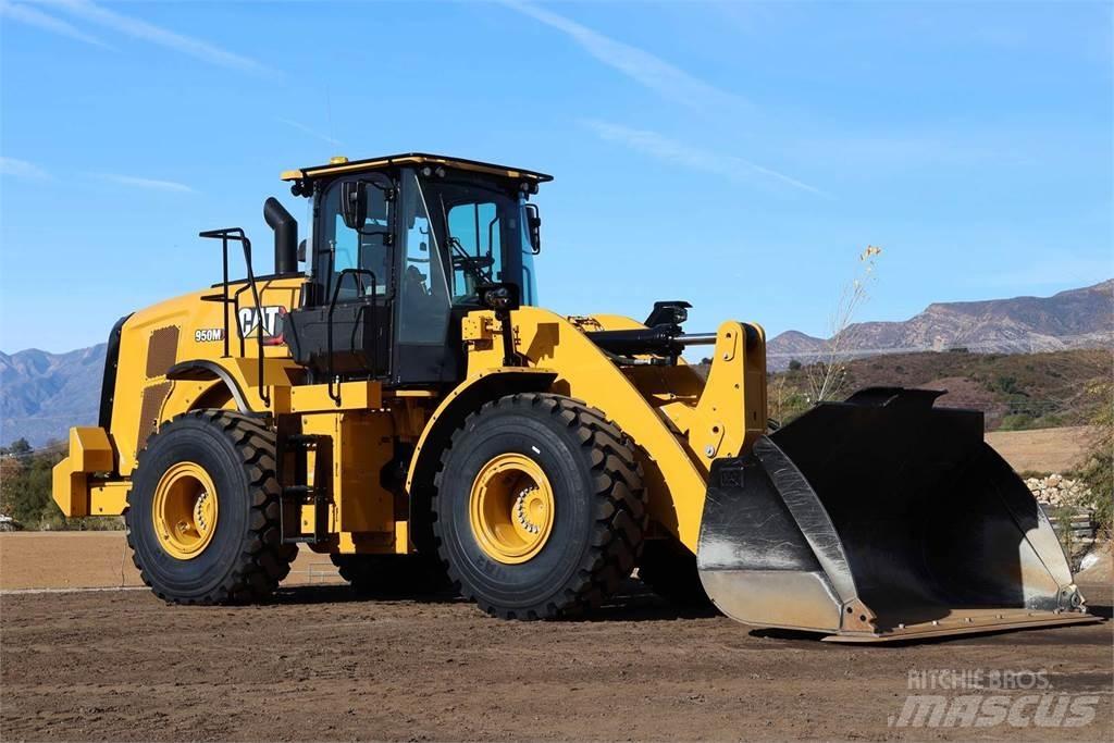 CAT 950M Kolové nakladače