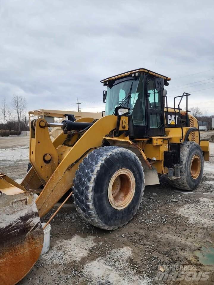 CAT 950M Kolové nakladače