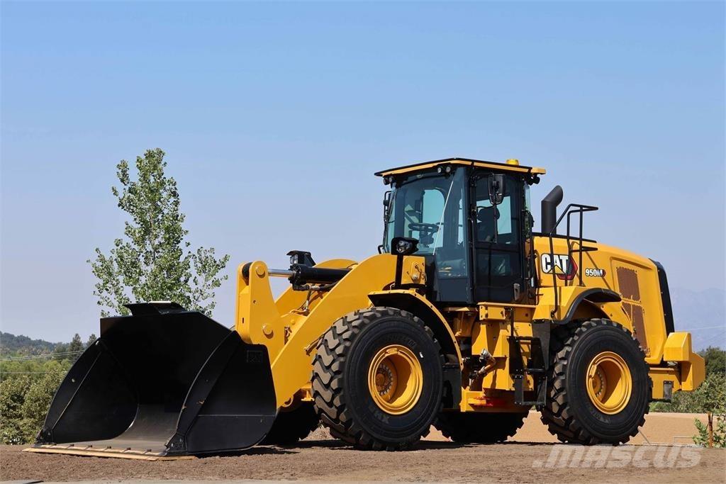 CAT 950M Kolové nakladače