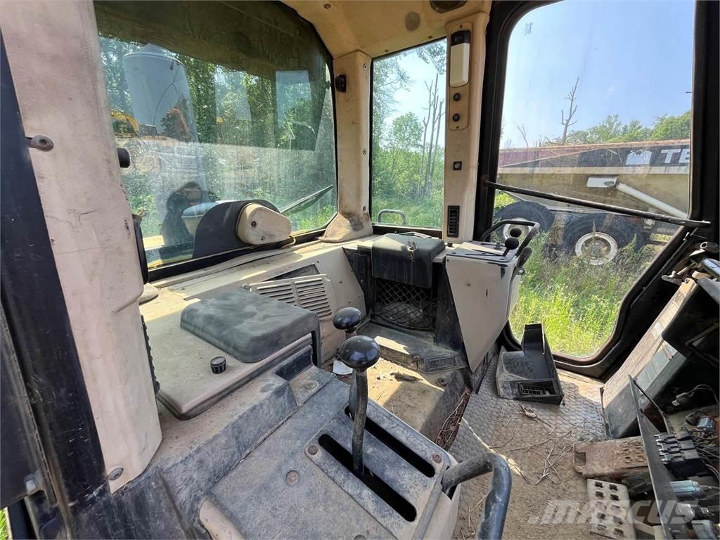 CAT 953C Pásové nakladače