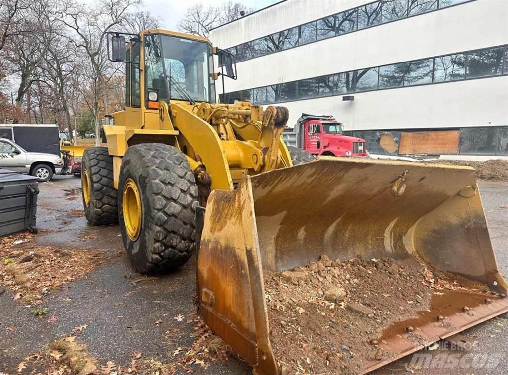 CAT 960F Kolové nakladače