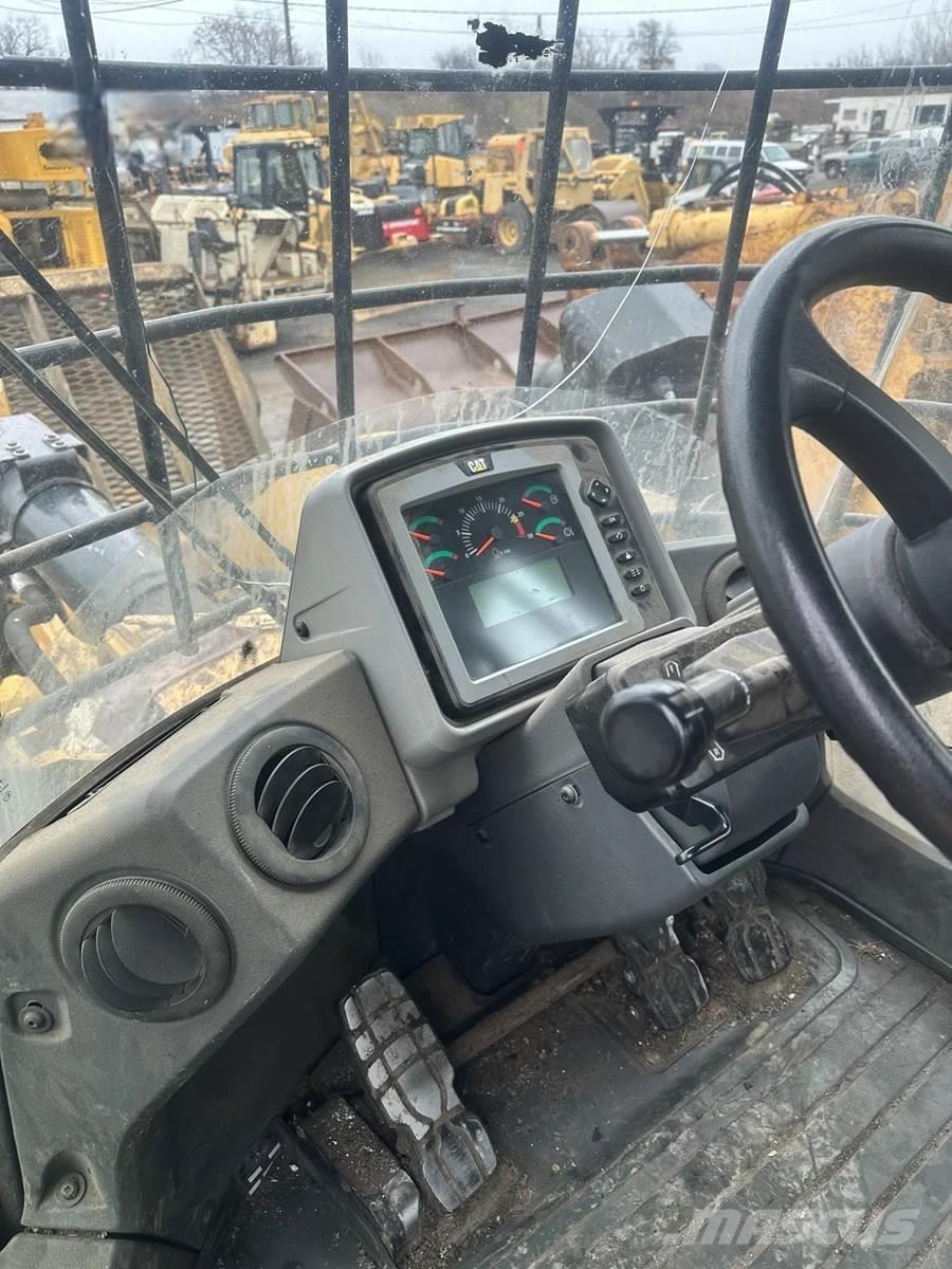 CAT 962K Kolové nakladače