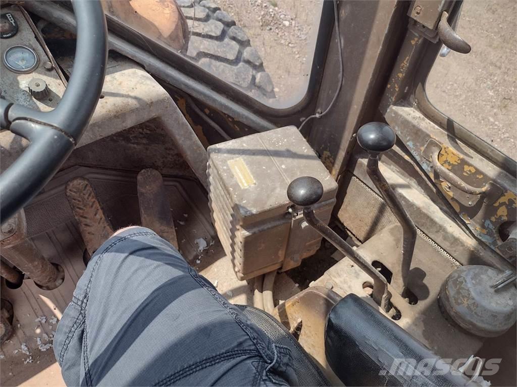 CAT 966C Kolové nakladače