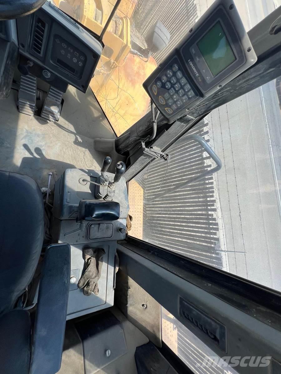 CAT 966G Kolové nakladače