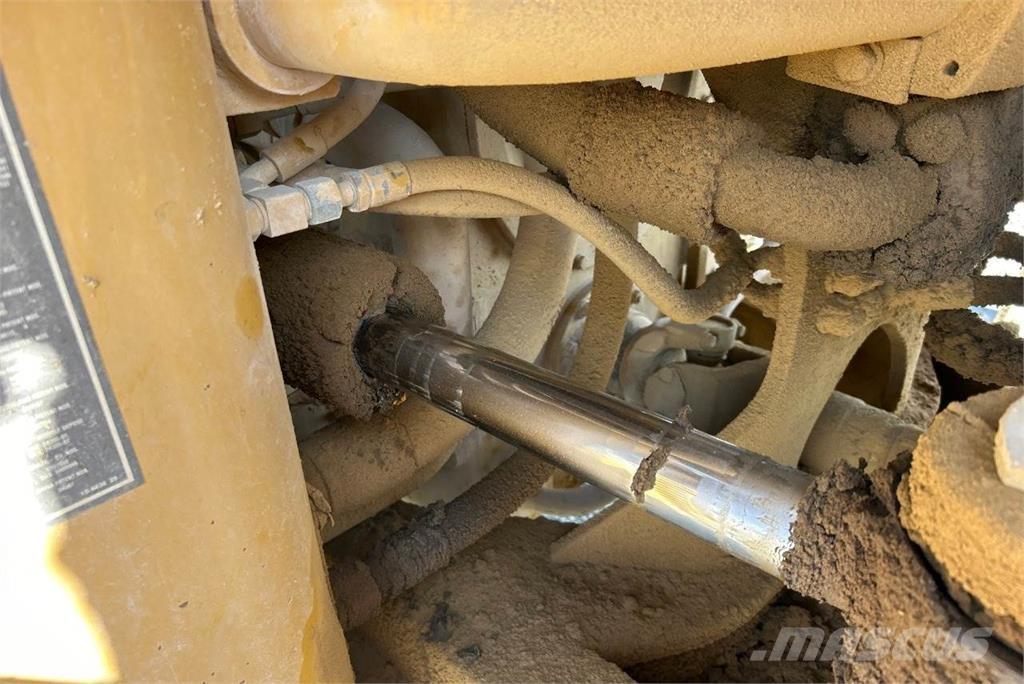 CAT 966G Kolové nakladače