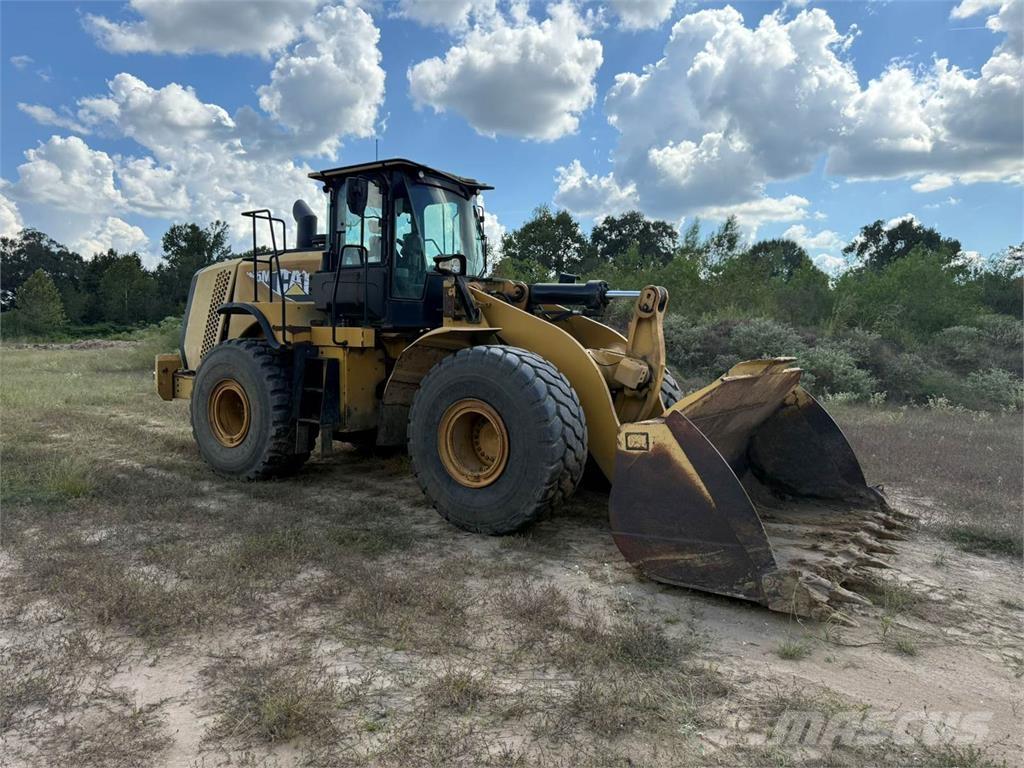 CAT 966M Kolové nakladače