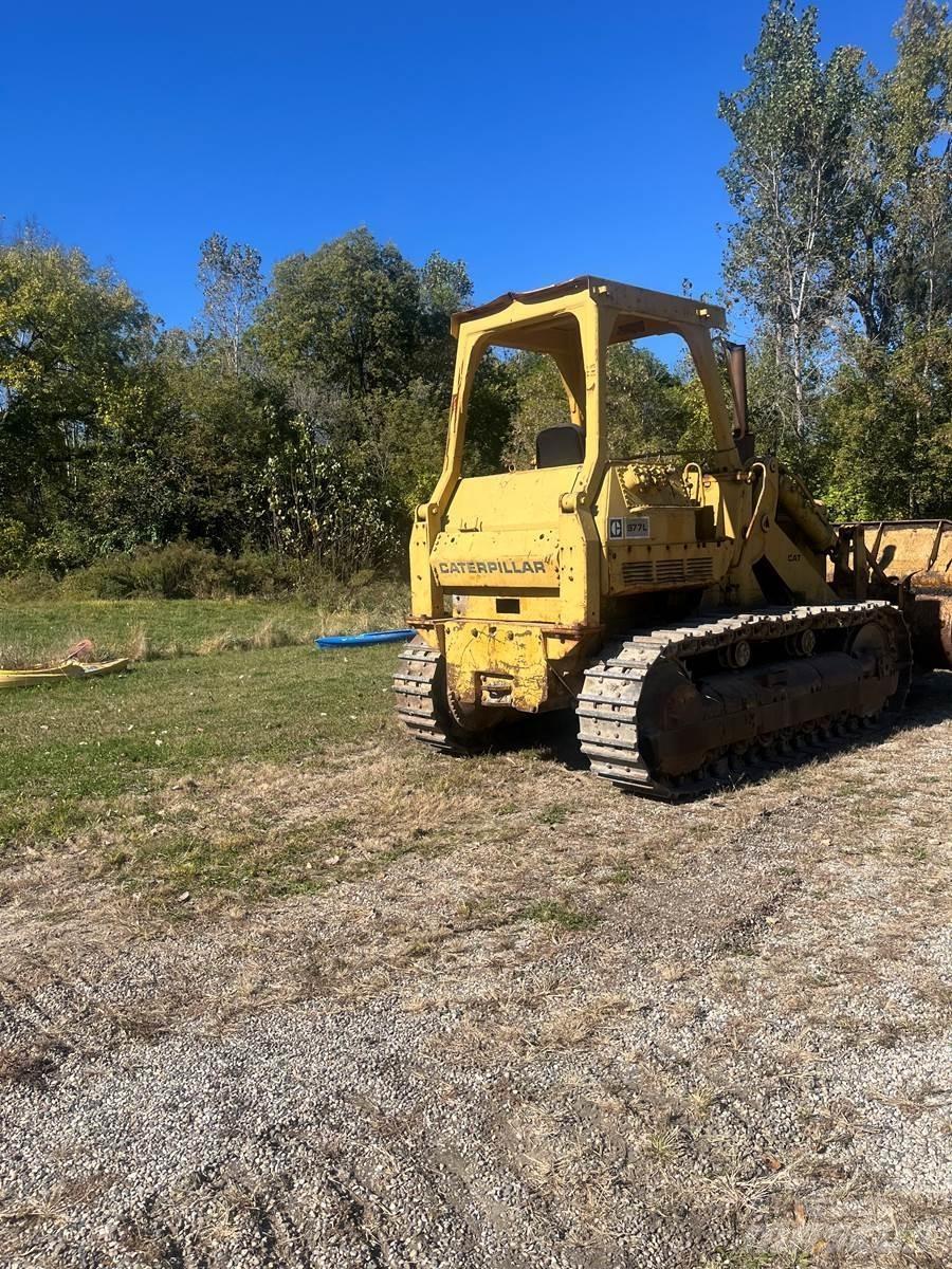 CAT 977L Pásové nakladače