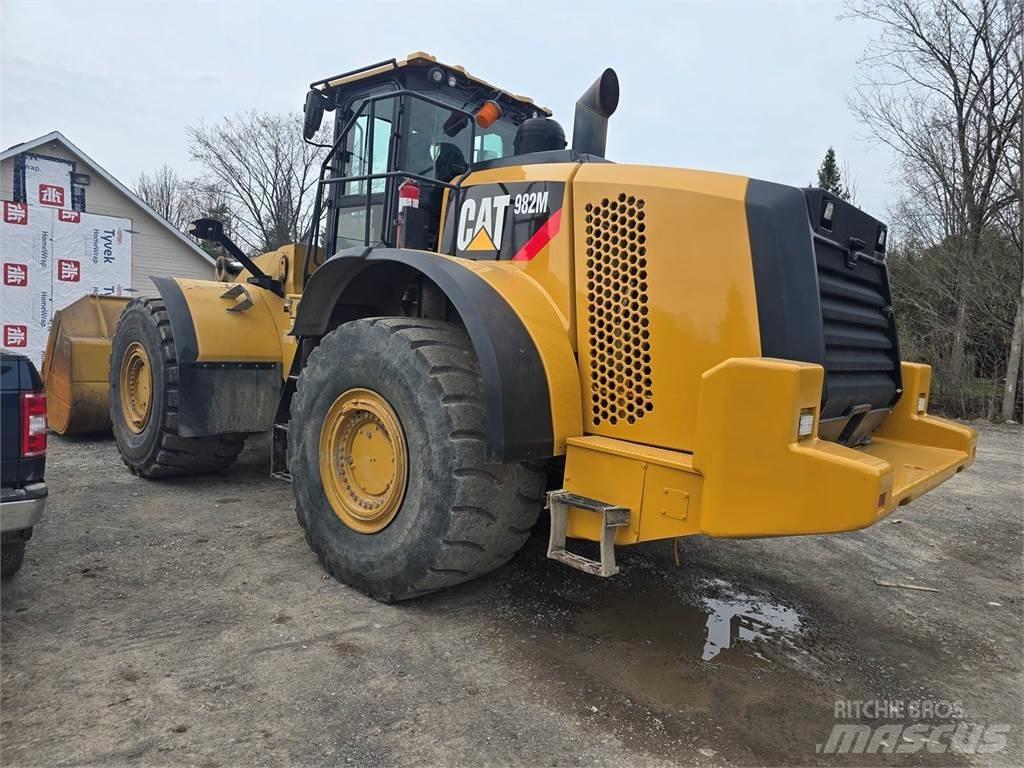 CAT 982M Kolové nakladače