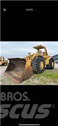 CAT 988 Kolové nakladače