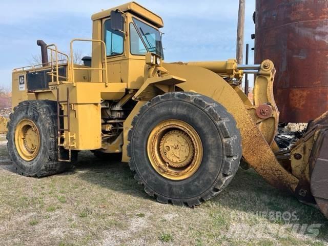 CAT 988B Kolové nakladače