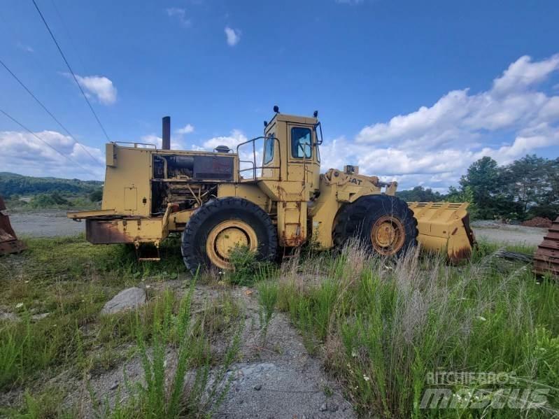 CAT 988B Kolové nakladače