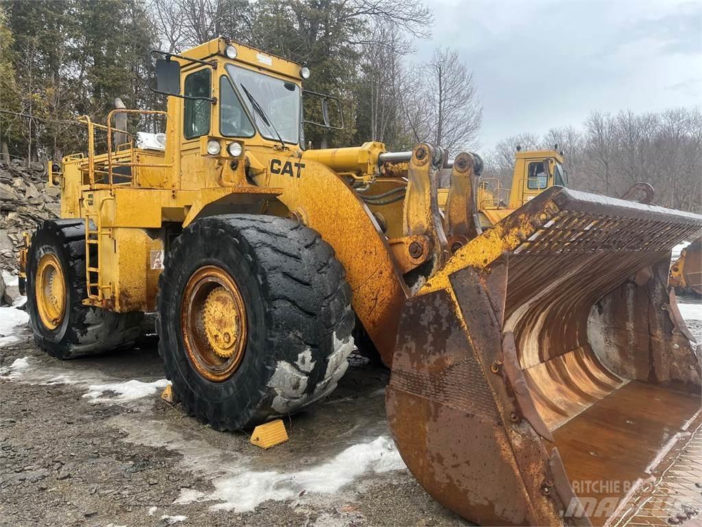 CAT 988B Kolové nakladače