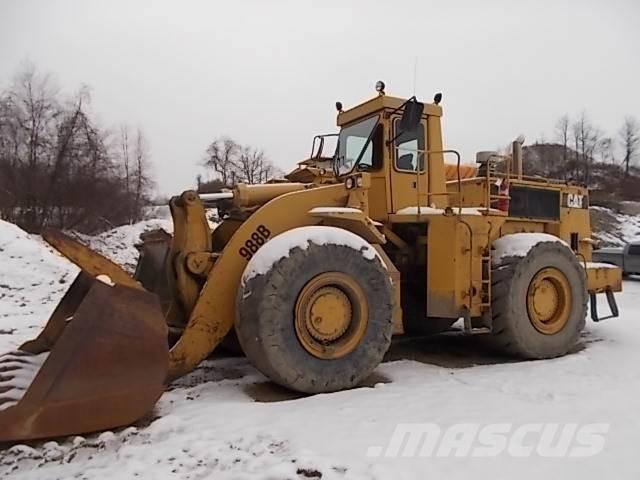 CAT 988B Kolové nakladače