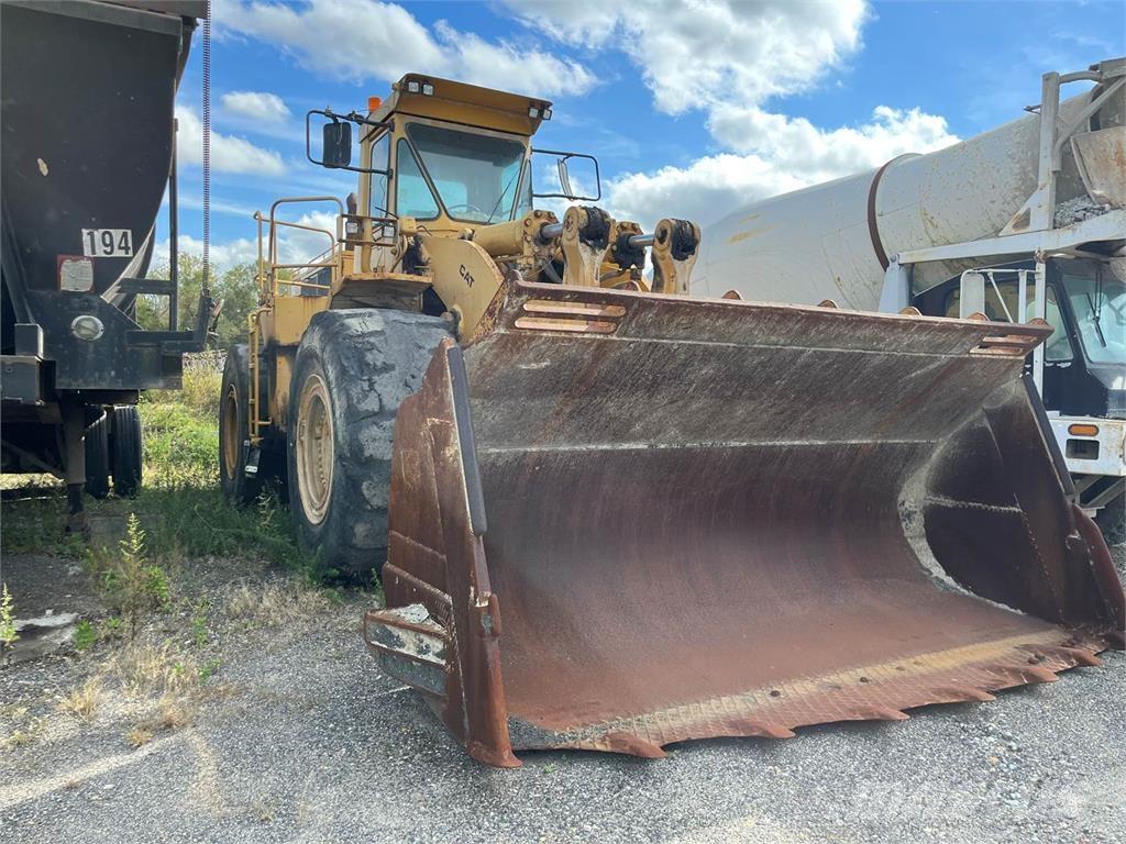 CAT 988B Kolové nakladače