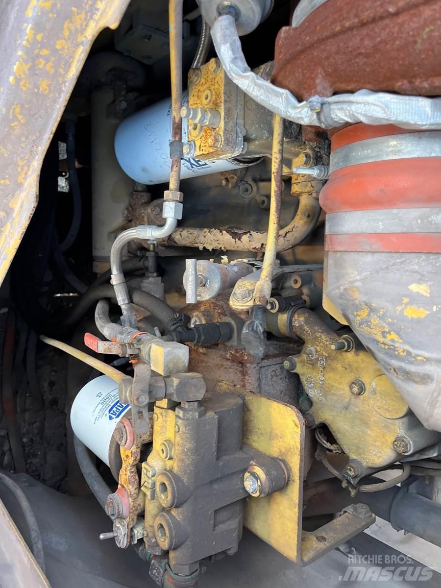 CAT 988H Kolové nakladače