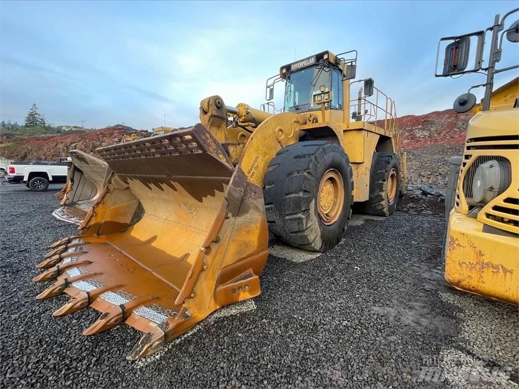 CAT 990 Kolové nakladače