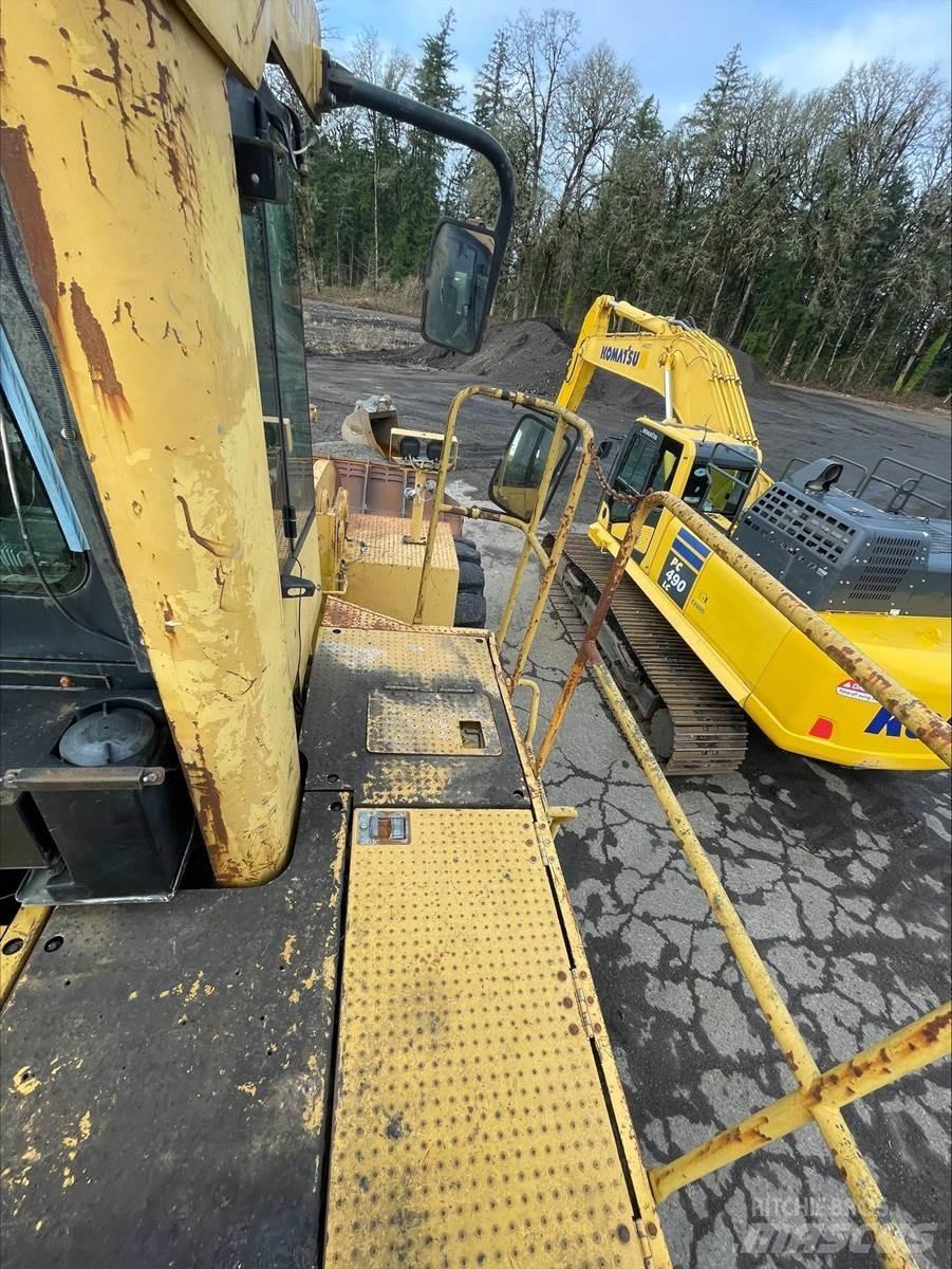 CAT 990 Kolové nakladače