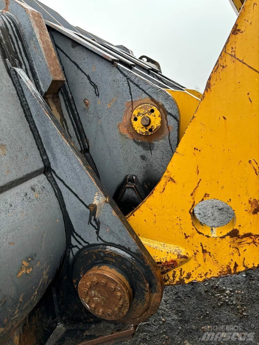 CAT 993K Kolové nakladače