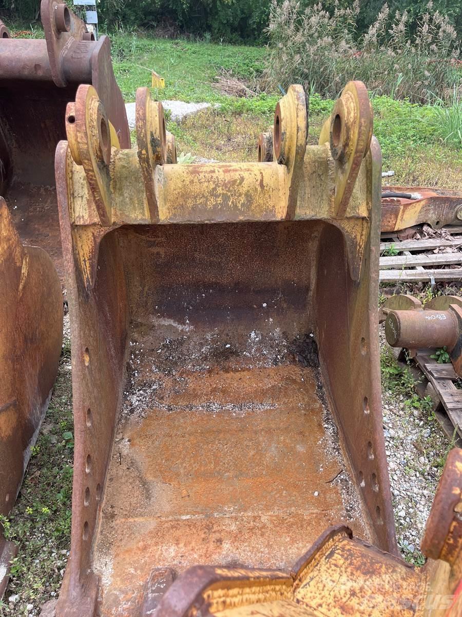 CAT BUCKET Lopaty