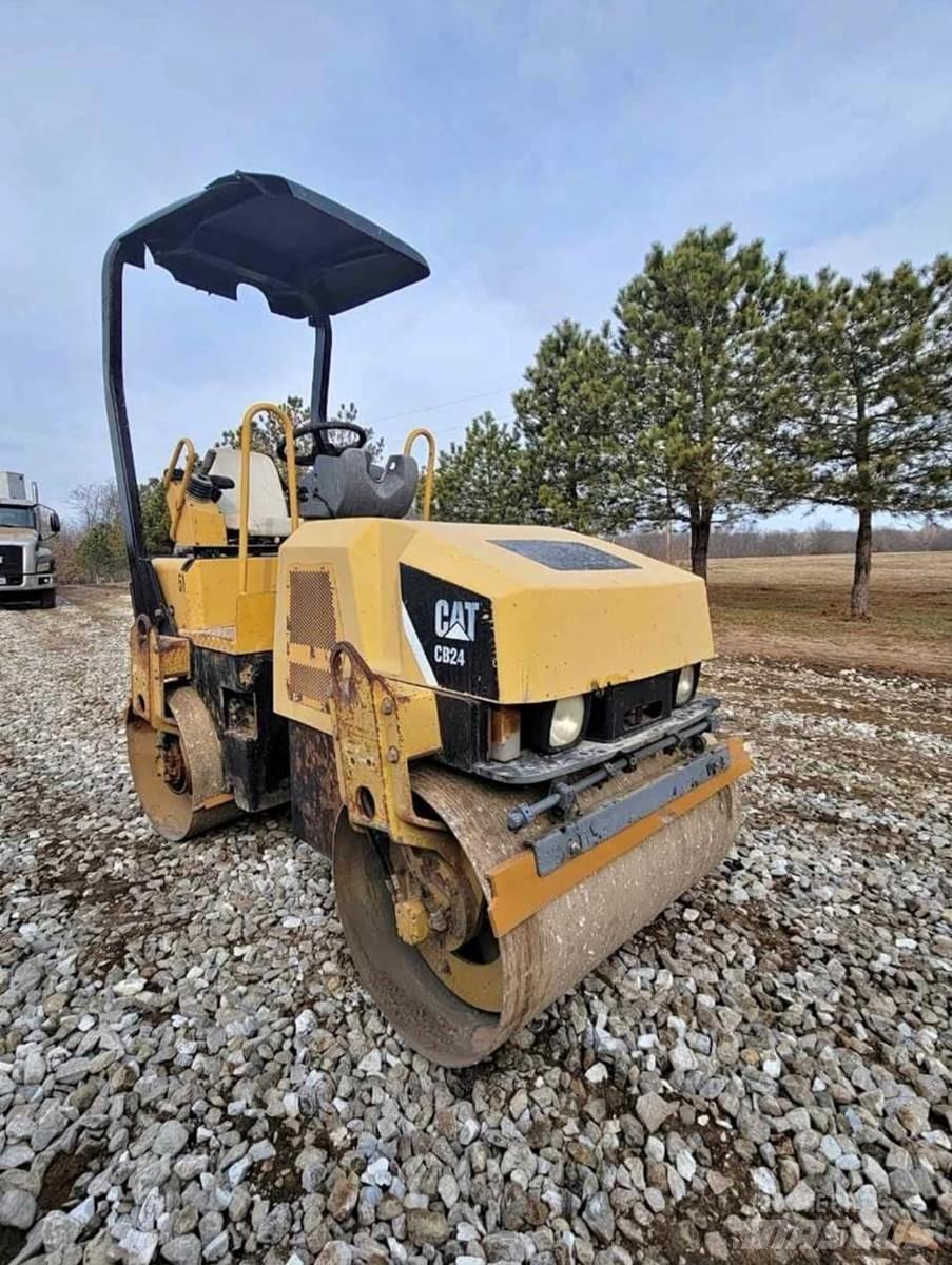 CAT CB24 Tahačové válce