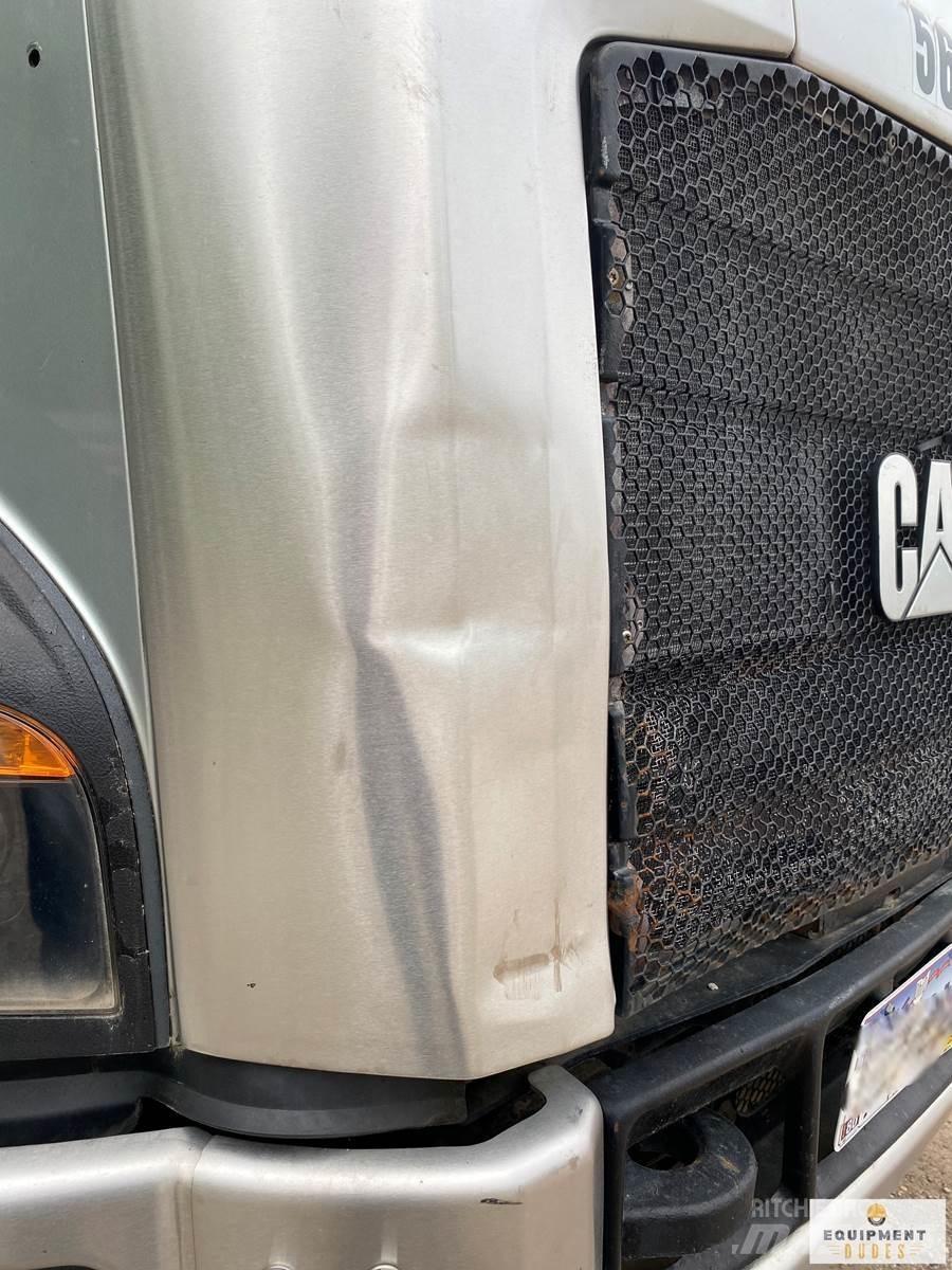 CAT CT660 Sklápěče
