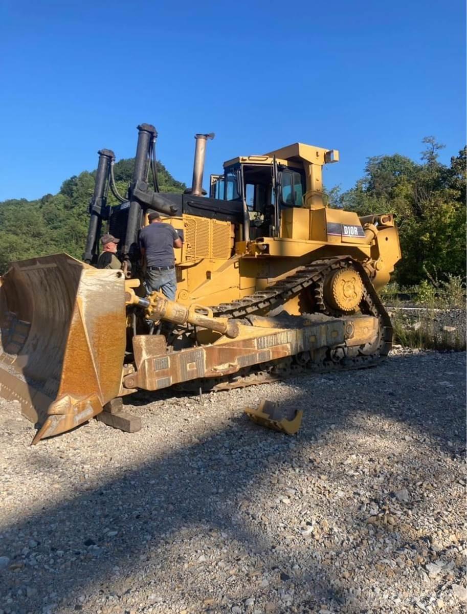 CAT D10R Pásové dozery
