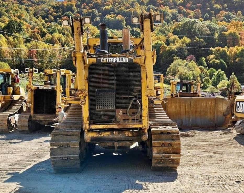 CAT D10T Pásové dozery