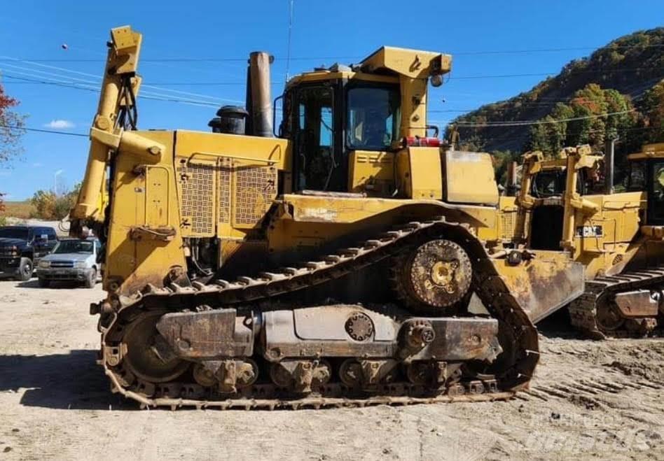 CAT D10T Pásové dozery