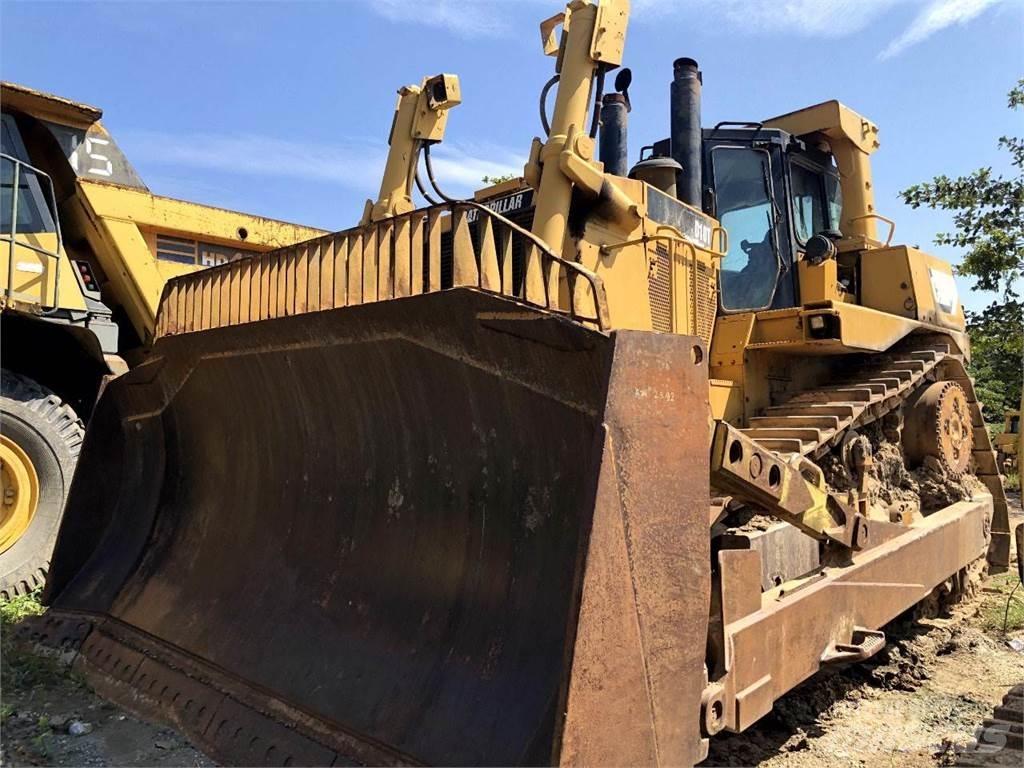 CAT D10T Pásové dozery