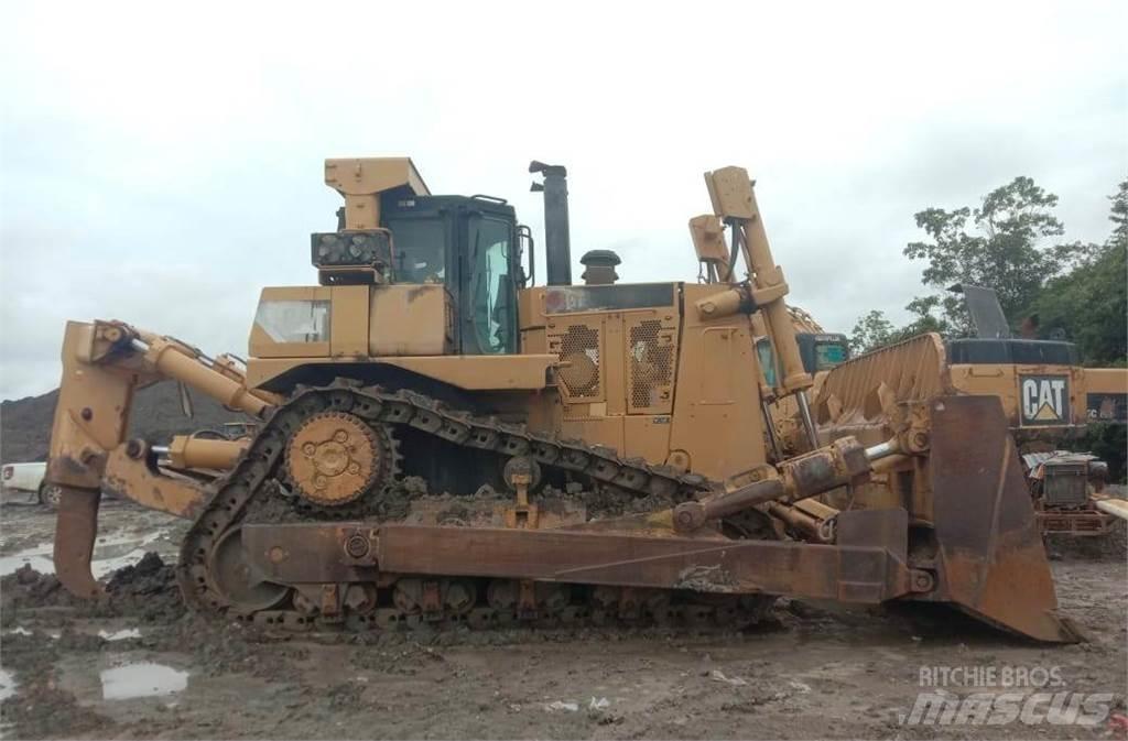 CAT D10T Pásové dozery