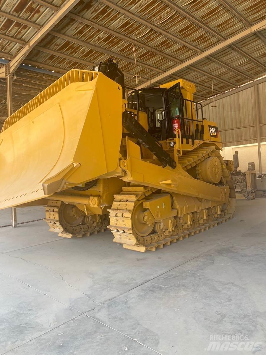 CAT D10T2 Pásové dozery
