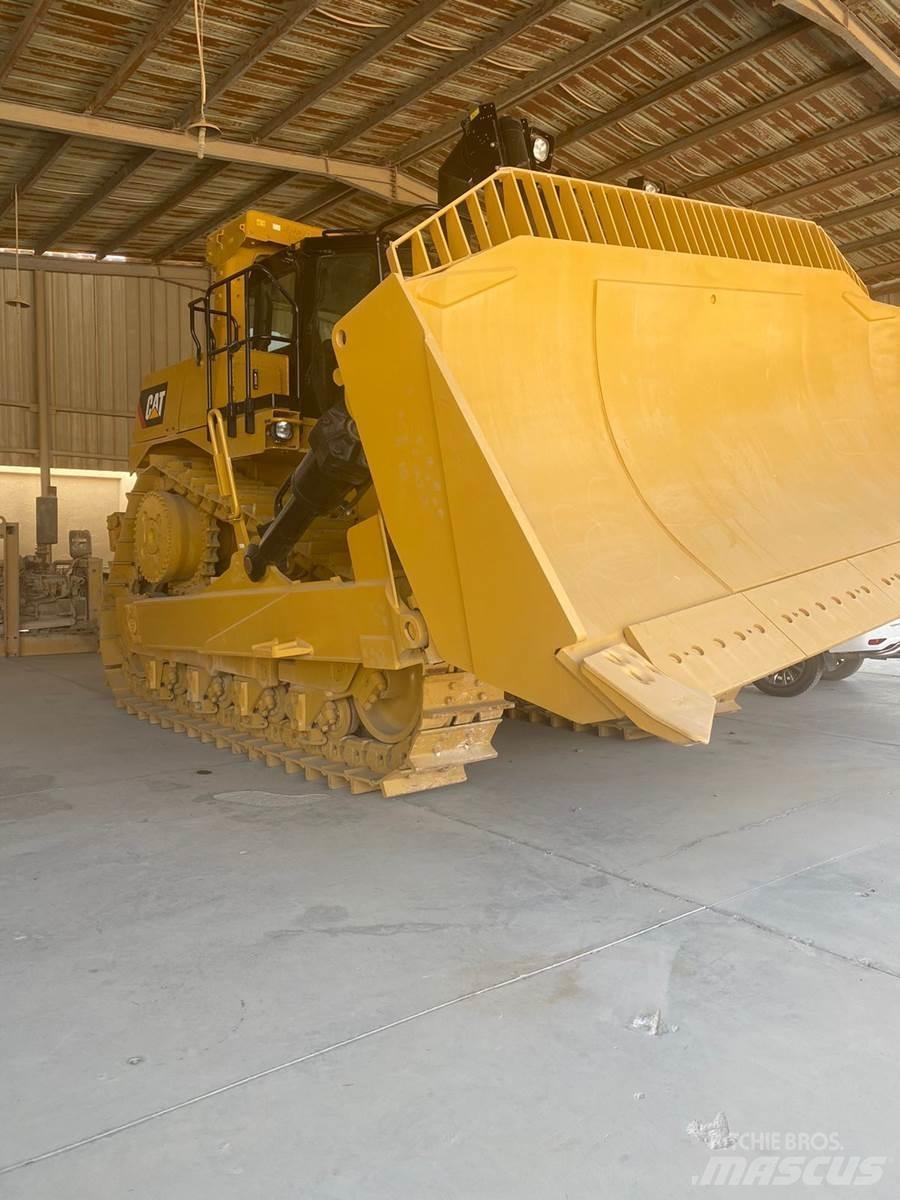 CAT D10T2 Pásové dozery