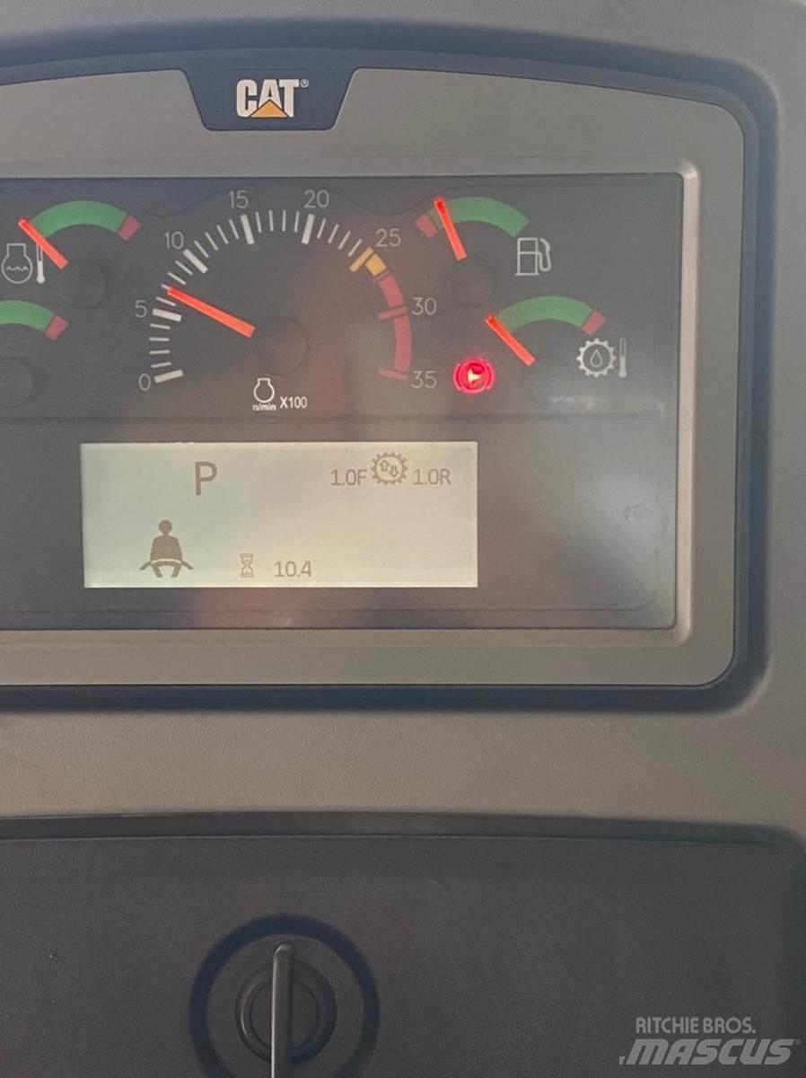 CAT D10T2 Pásové dozery