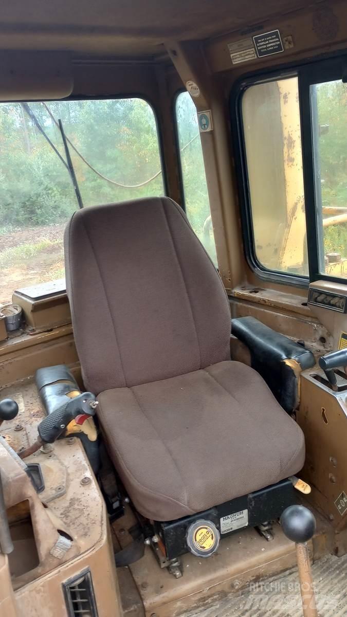 CAT D11N Pásové dozery