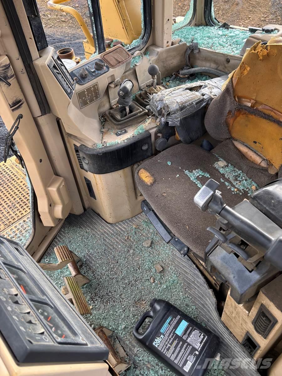 CAT D11R Pásové dozery