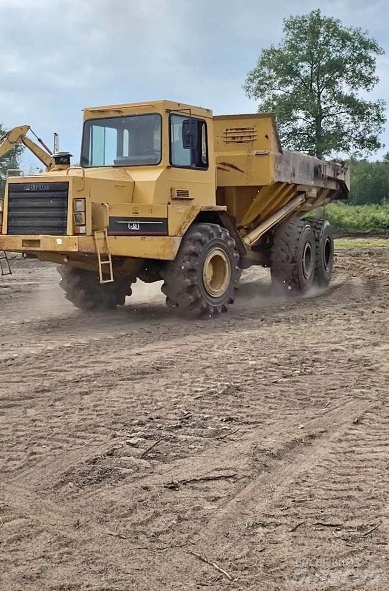 CAT D250B Kloubové dempry