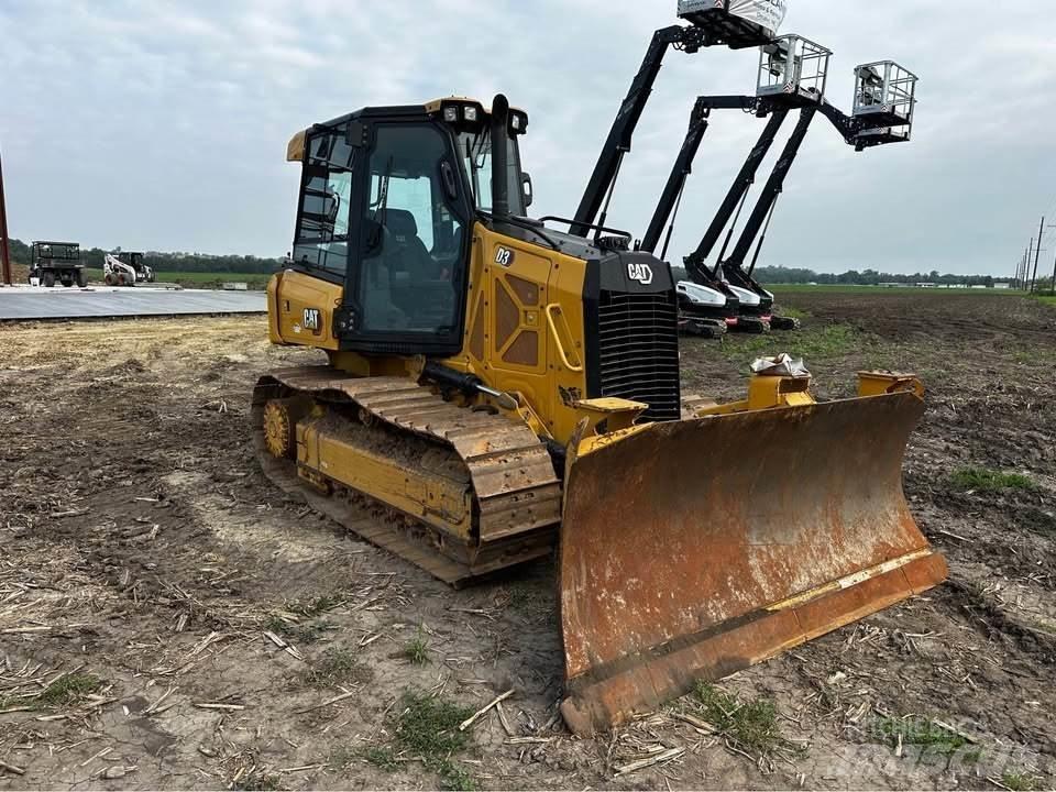 CAT D3 Pásové dozery