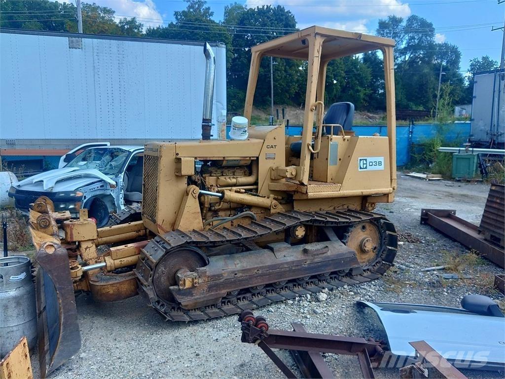 CAT D3B Pásové dozery
