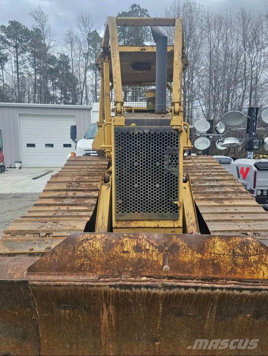 CAT D4H II Pásové dozery