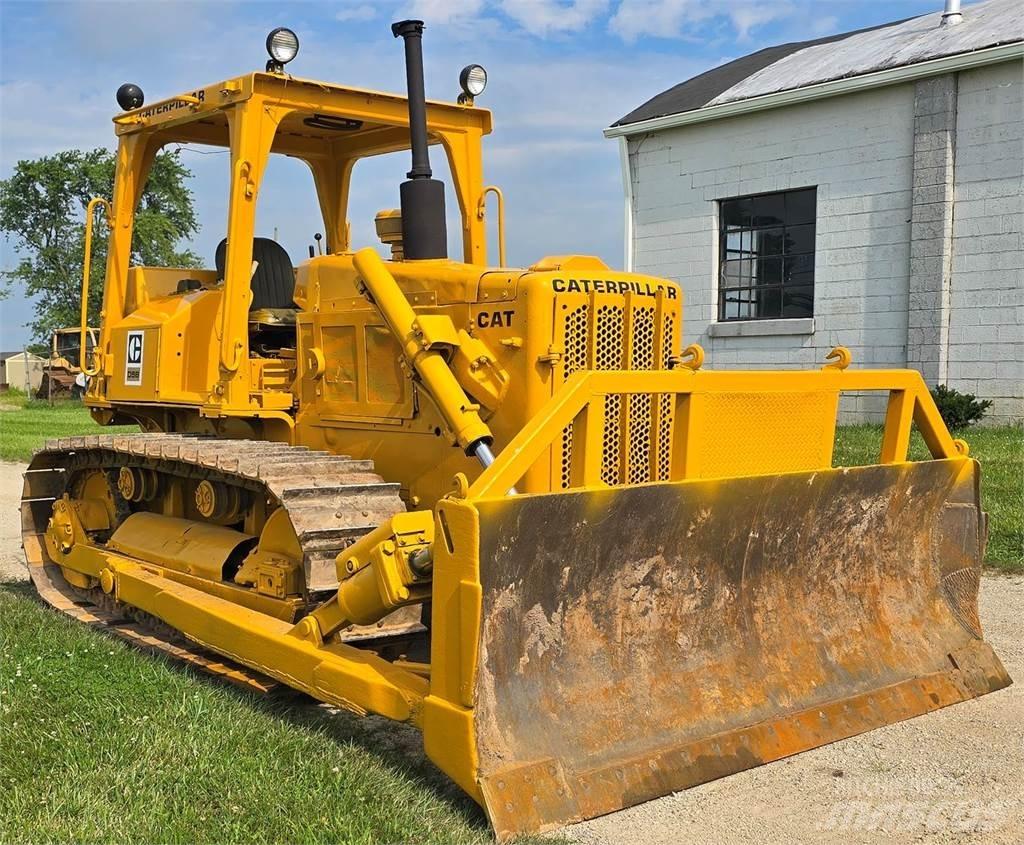 CAT D5B Pásové dozery